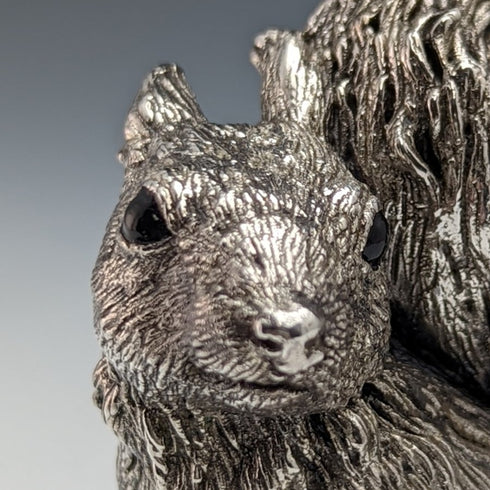 純銀松鼠雕塑 263 克高 8.5 厘米英國鄉村藝術家